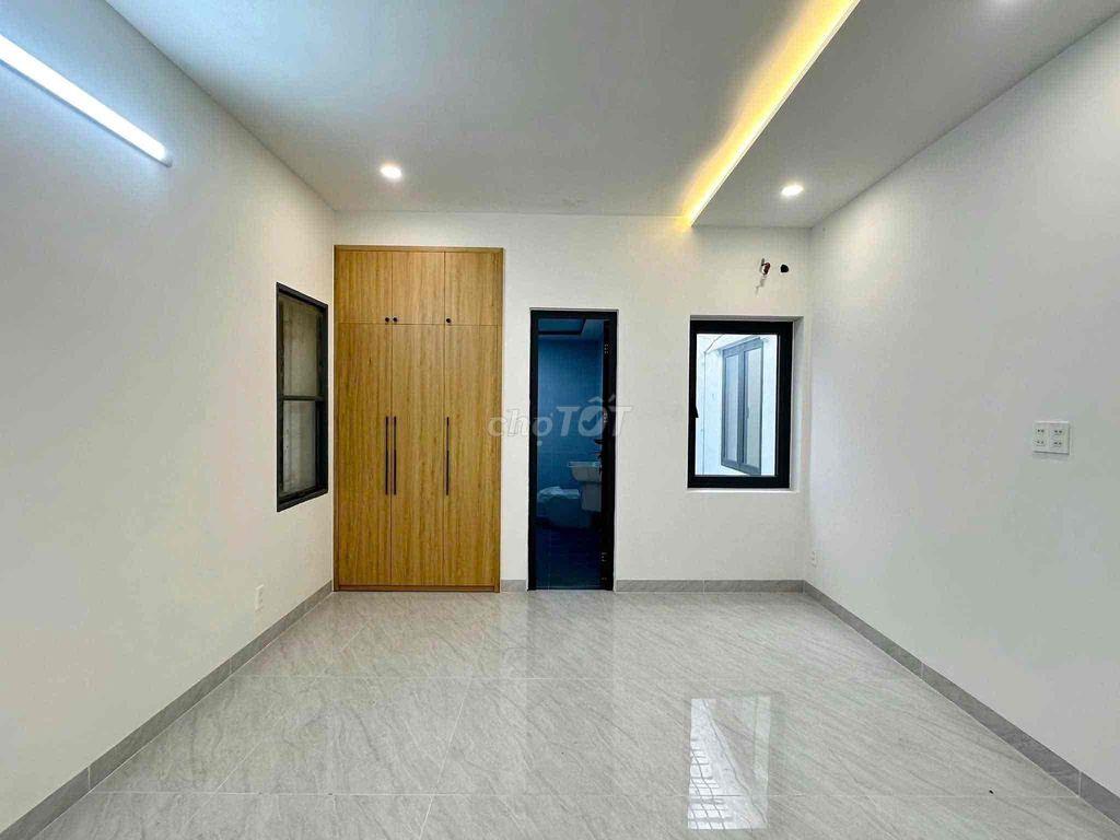 Cho thuê nhà Lam Sơn Tân Bình | 8x16m | Có sân | Trệt lửng 1 lầu | 3PN
