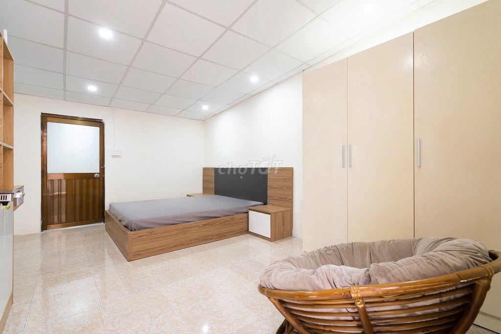 Cho thuê nhà tầng trệt và lầu 2 trong Chợ Bàn Cờ
