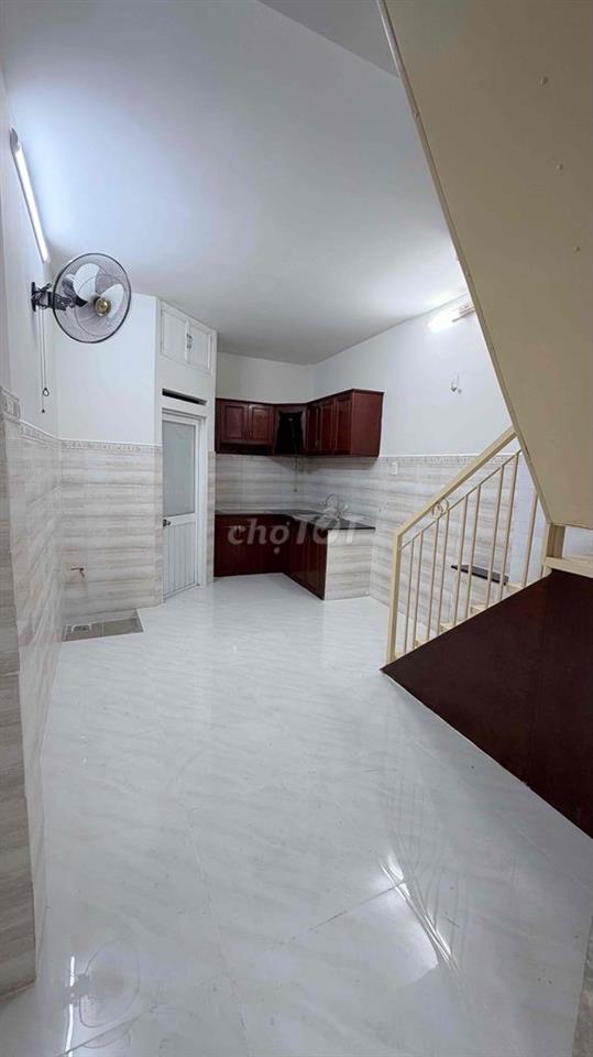 CHÍNH CHỦ CHO THUÊ NHÀ NGUYÊN CĂN QUẬN 3 -  11tr/ tháng