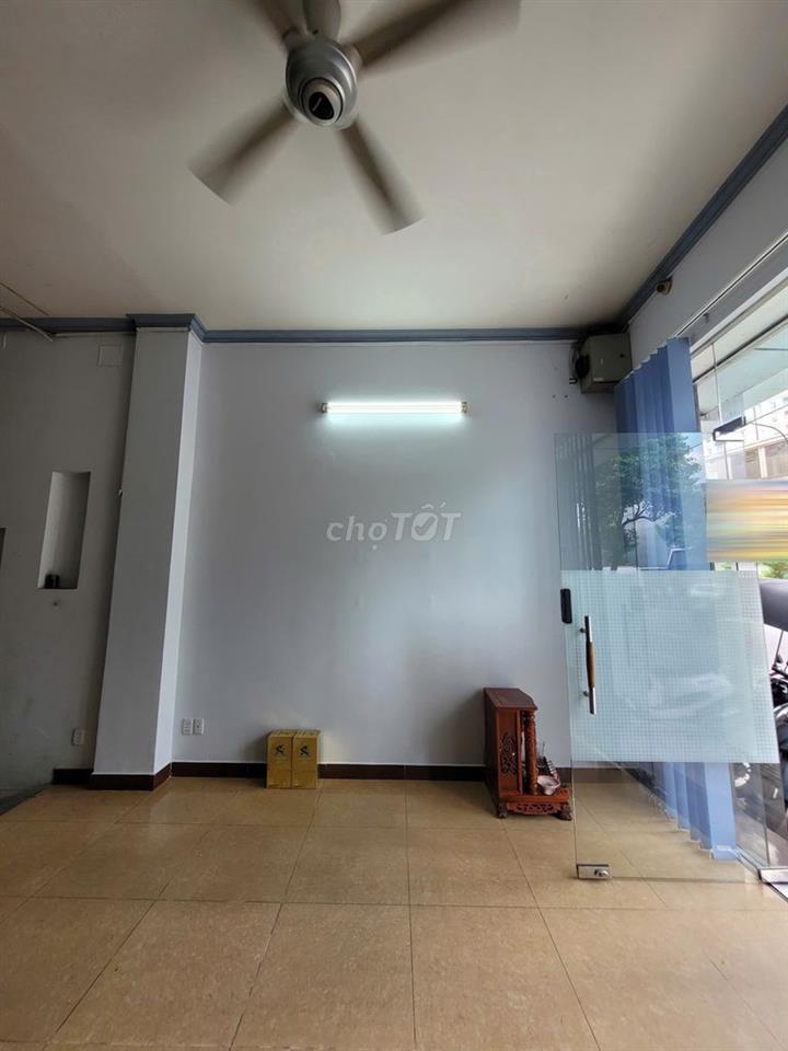 CẦN CHO THUÊ GẤP MẶT BẰNG MẶT TIỀN ĐƯỜNG CHÍNH ĐÔNG ĐÚC