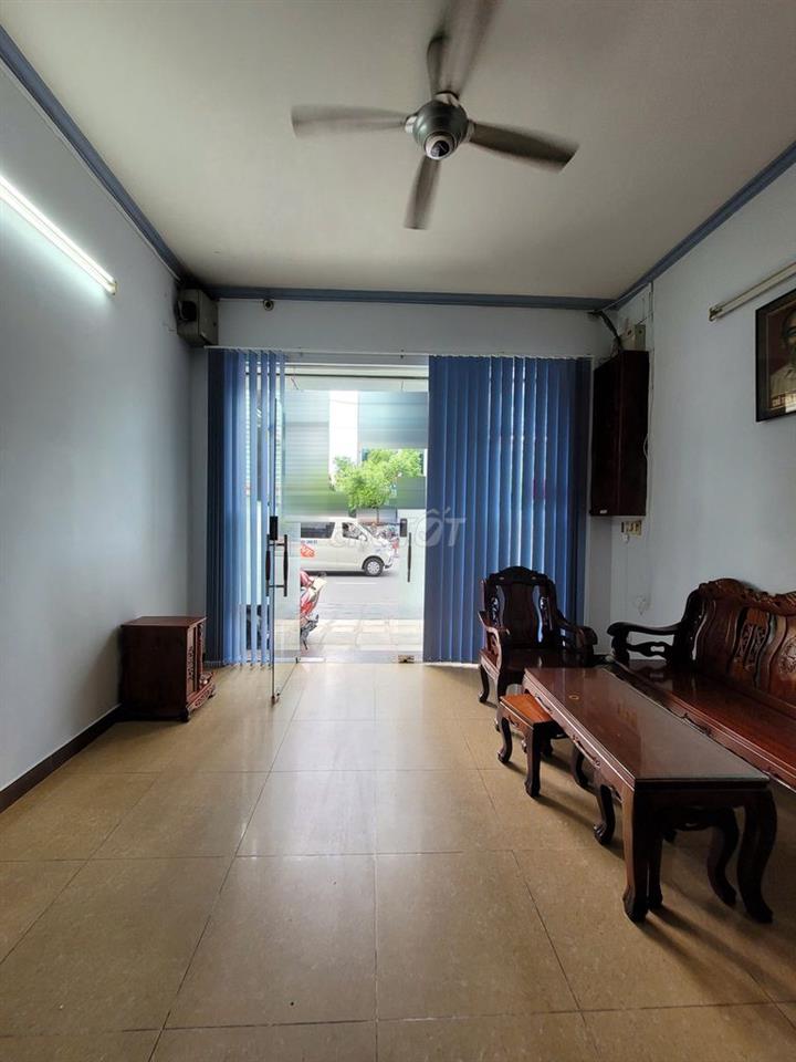 CẦN CHO THUÊ GẤP MẶT BẰNG MẶT TIỀN ĐƯỜNG CHÍNH ĐÔNG ĐÚC