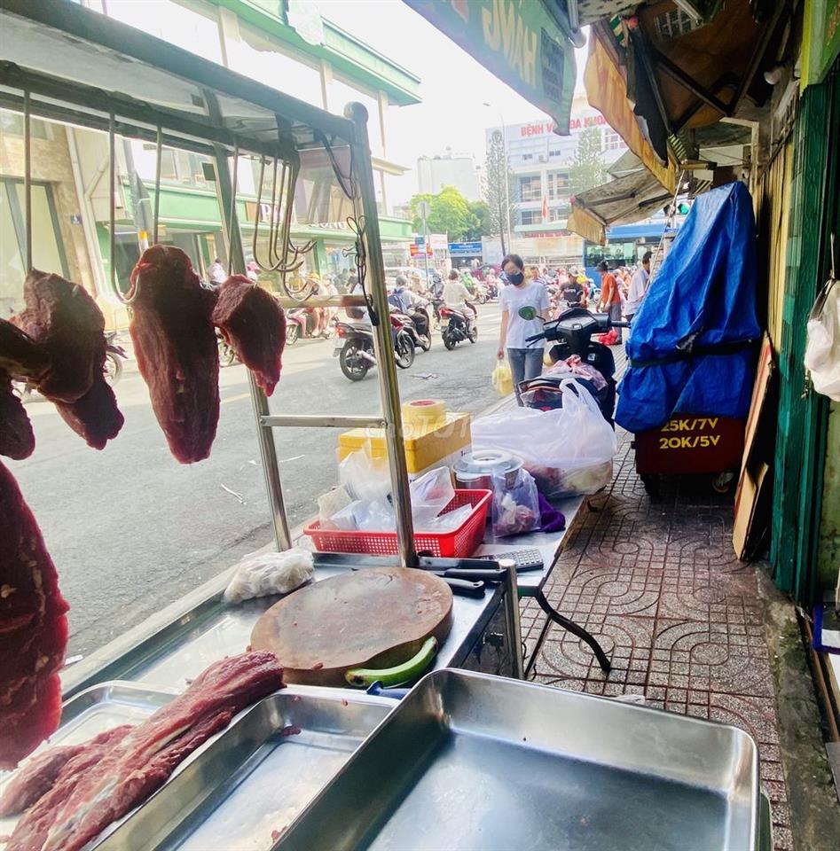 Mặt Tiền Vỉa Hè