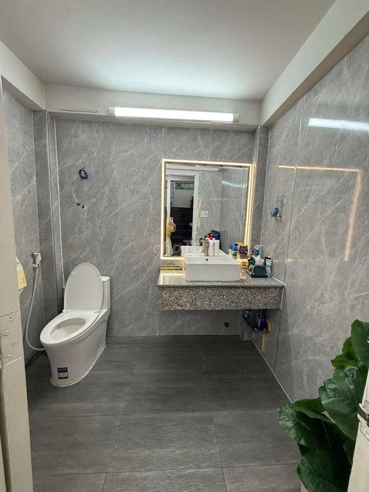 CHO THUÊ NHÀ NGUYÊN CĂN MẶT TIỀN 6M LÀM VĂN PHÒNG, SPA, PHÒNG KHÁM