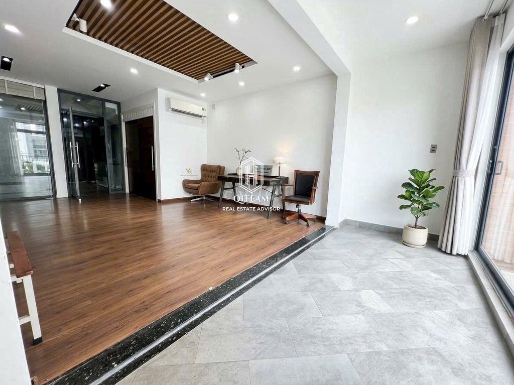 CHO THUÊ NHÀ ĐẸP SÁT SÂN BAY  FULL NỘI THẤT GỖ SANG TRỌNG, NHÀ MỚI