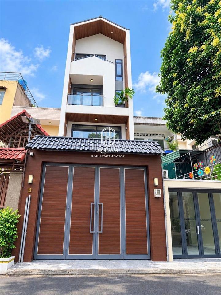 CHO THUÊ NHÀ ĐẸP SÁT SÂN BAY  FULL NỘI THẤT GỖ SANG TRỌNG, NHÀ MỚI