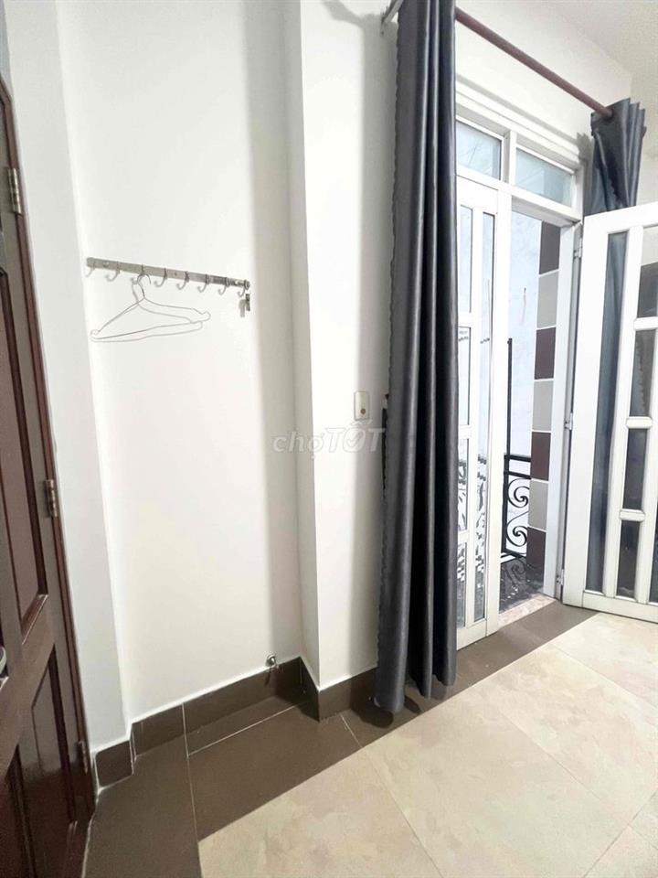 Cho thuê phòng tại Cmt8 q3 ngay ga sg