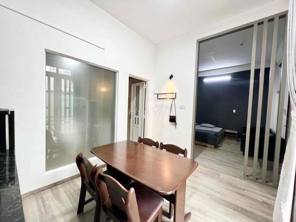 Cho thuê căn hộ đầy đủ nội thất 50m2 tại CMT8 quận 3