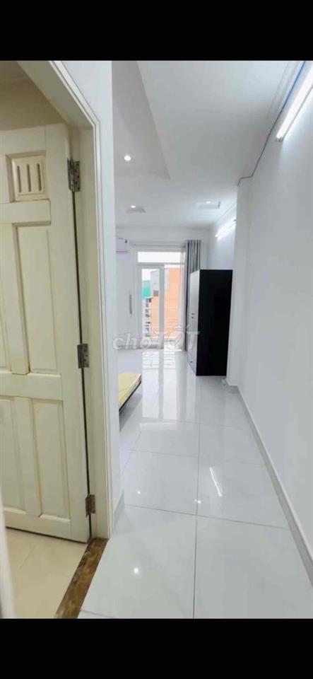 Cho thuê phòng nguyên lầu 40m2 NPN quận 3