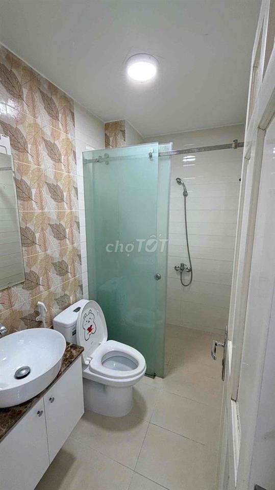 Cho thuê phòng nguyên lầu 40m2 NPN quận 3