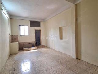 Phòng Trống -Siêu Rộng 30m2 -Quận 3 