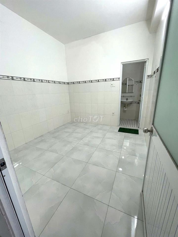 Phòng trọ sinh viên Q3 CMT8 Công Viên Lê Thị Riêng