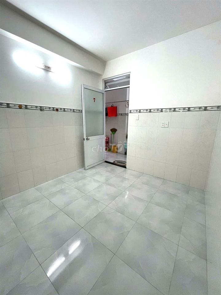 Phòng trọ sinh viên Q3 CMT8 Công Viên Lê Thị Riêng