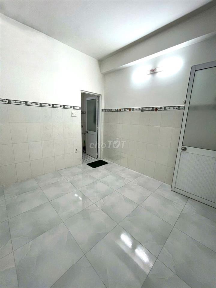 Phòng trọ sinh viên Q3 CMT8 Công Viên Lê Thị Riêng