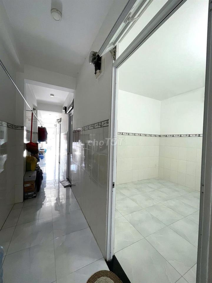 Phòng trọ sinh viên Q3 CMT8 Công Viên Lê Thị Riêng