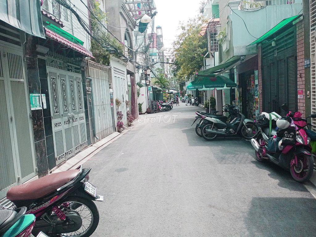 Phòng Trọ Trần Quang Diệu Q.3/ Ngay Lê Văn Sỹ - GIÁ RẺ - Cửa sổ