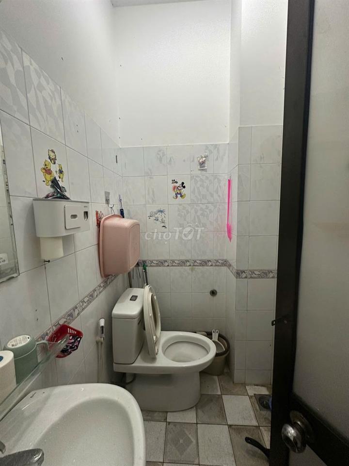 Phòng Trọ Trần Quang Diệu Q.3/ Ngay Lê Văn Sỹ - GIÁ RẺ - Cửa sổ