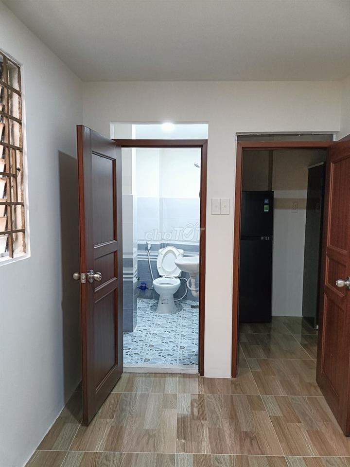 Cho Thuê Phòng 35m2 Full Nội Thất Tách Bếp 2 cửa sổ lớn Lầu 1