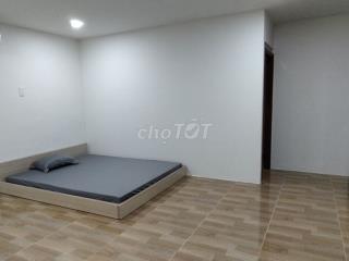 Cho Thuê Phòng 35m2 Full Nội Thất Tách Bếp 2 cửa sổ lớn Lầu 1