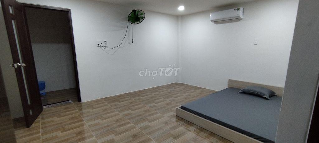 Cho Thuê Phòng 35m2 Full Nội Thất Tách Bếp 2 cửa sổ lớn Lầu 1