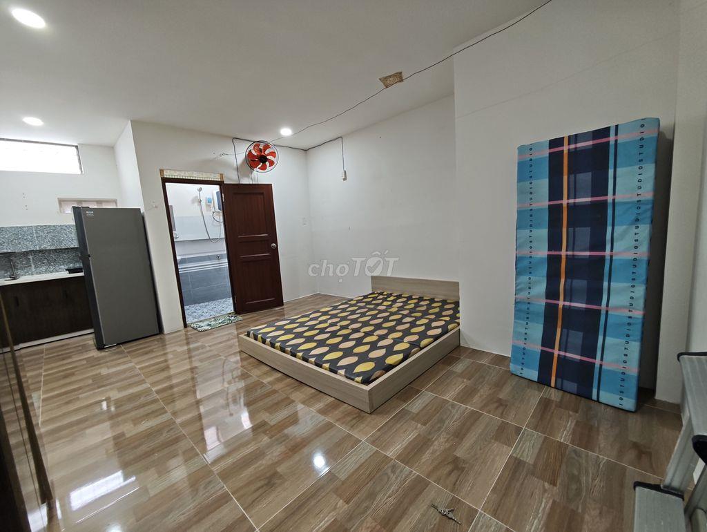 Cho Thuê Nhà Ngay TT Quận 3 Hẻm rộng Khóa Vân Tay Giờ tự do Full NT