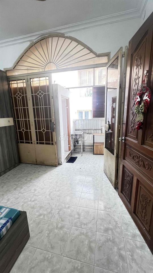 Gần chợ , siêu thị, quán ăn , khu trung tâm thời trang ,