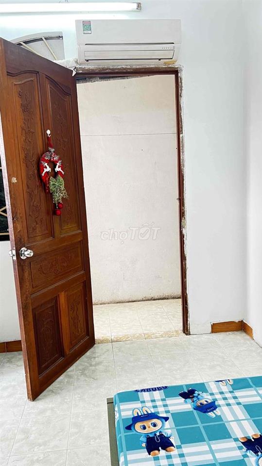 Gần chợ , siêu thị, quán ăn , khu trung tâm thời trang ,