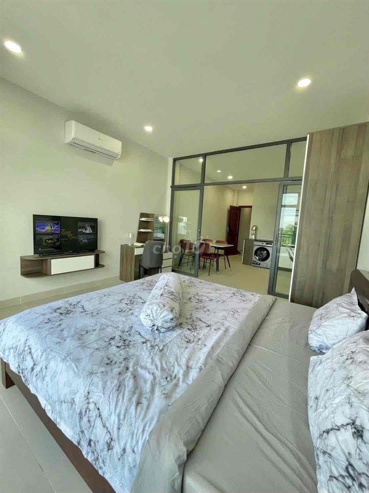 Thuê phòng rộng 40m2_Ban Công_ Full nội thất