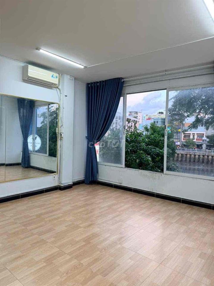 cho thuê phòng ở gia đình 2 người ,phòng rất ok.