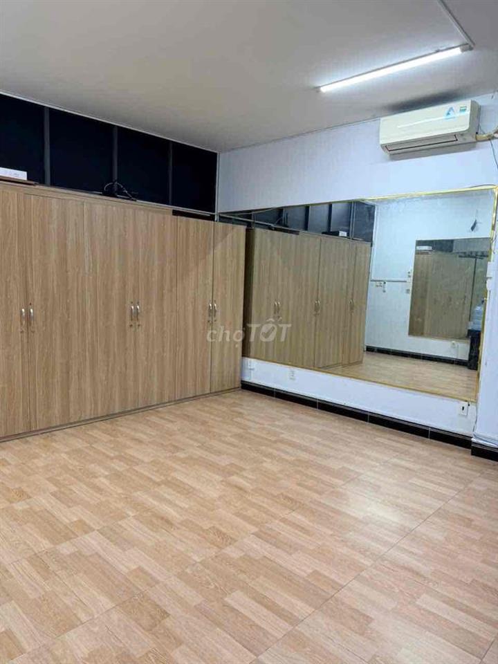 cho thuê phòng ở gia đình 2 người ,phòng rất ok.