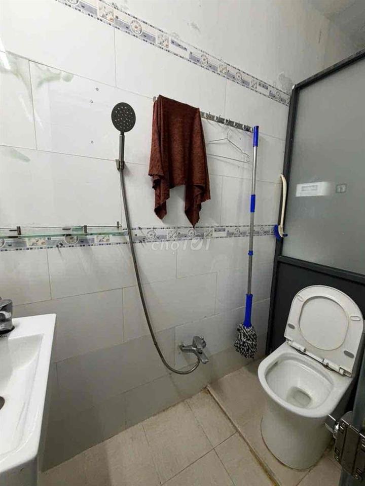 cho thuê phòng ở gia đình 2 người ,phòng rất ok.