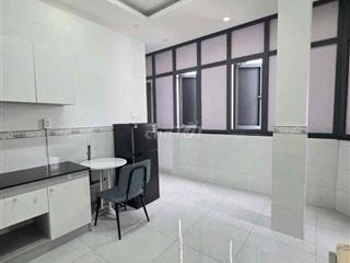 phòng 30m2, đường Nguyễn Thiện Thuật, P.1, Q.3