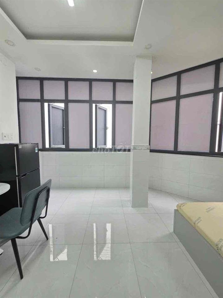 phòng 30m2, đường Nguyễn Thiện Thuật, P.1, Q.3