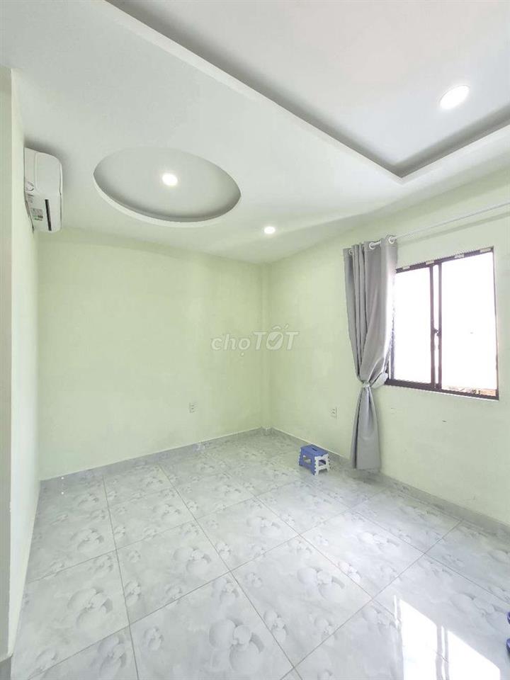 Cho Nữ thuê - 1 người - CMT8 Q3