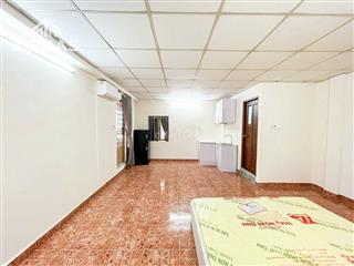 TRỌ 30m2 Ban Công - Q3 Cư Xá Đô Thành
