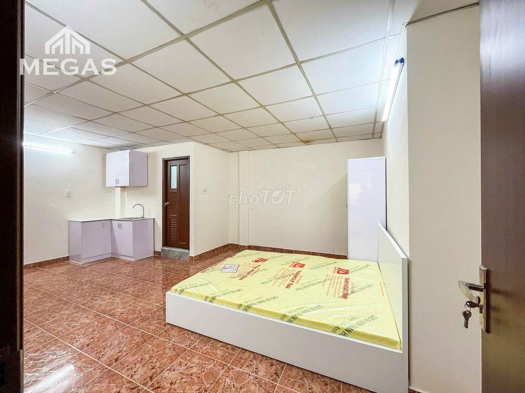 TRỌ 30m2 Ban Công - Q3 Cư Xá Đô Thành