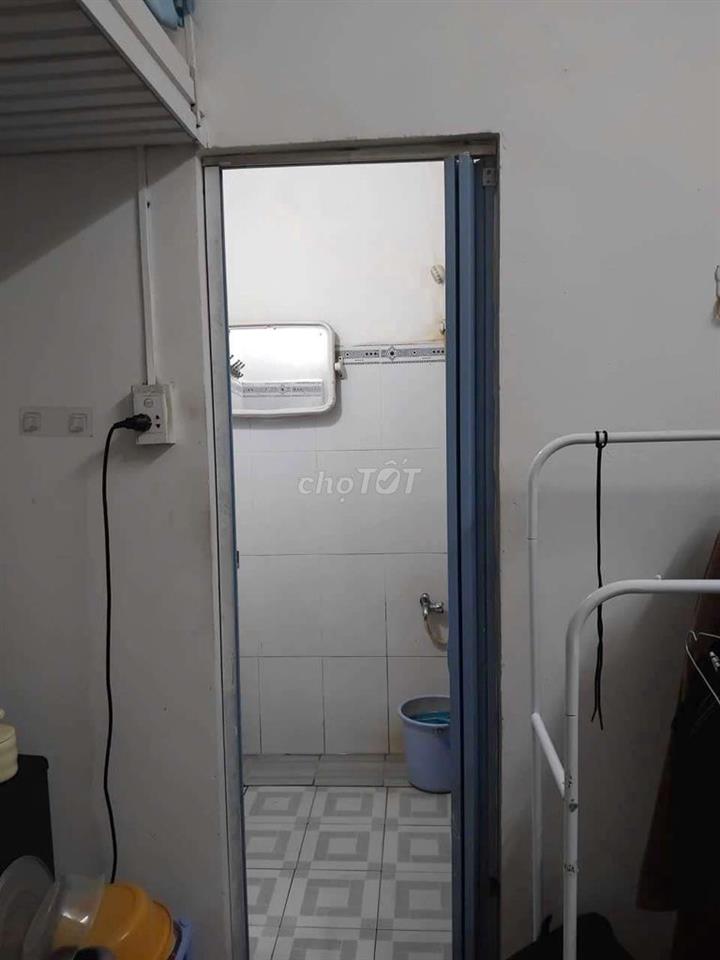 trọ ghép 1 nam, đường CMT8, ~ 1tr4 tháng, có gác & wc trong phòng