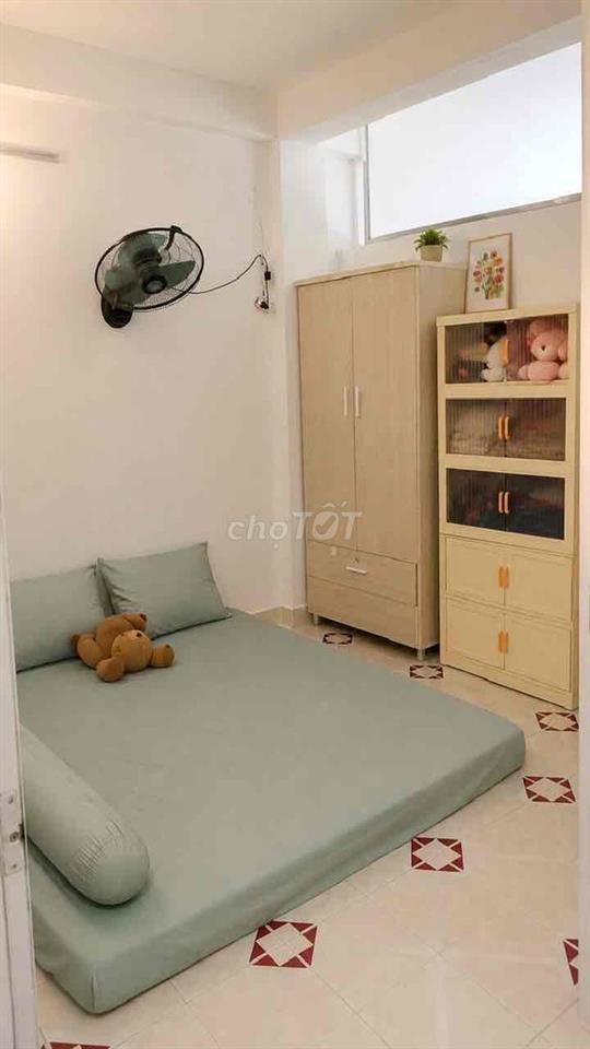 chính chủ cần bán căn chung cư quận 4