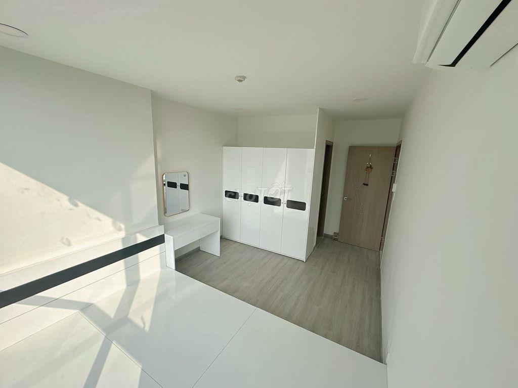Bán căn hộ 80m2 view sông, có sổ hồng, tại phường Xóm Chiếu