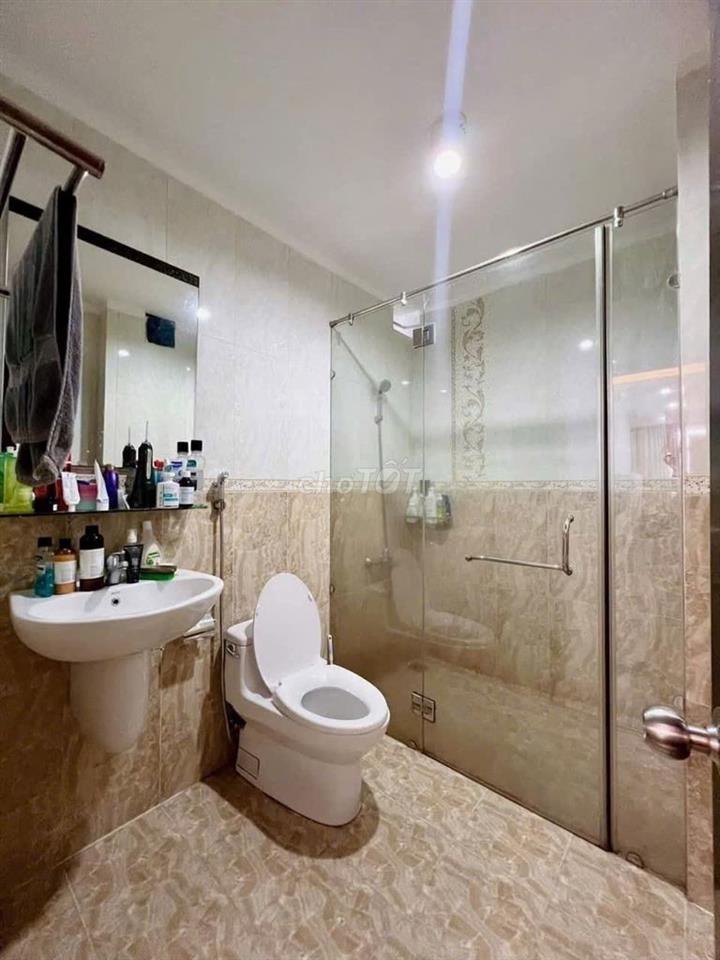 Bán căn hộ chung cư Cao ốc H2 phường Vĩnh Hội, Sổ hông lâu dài