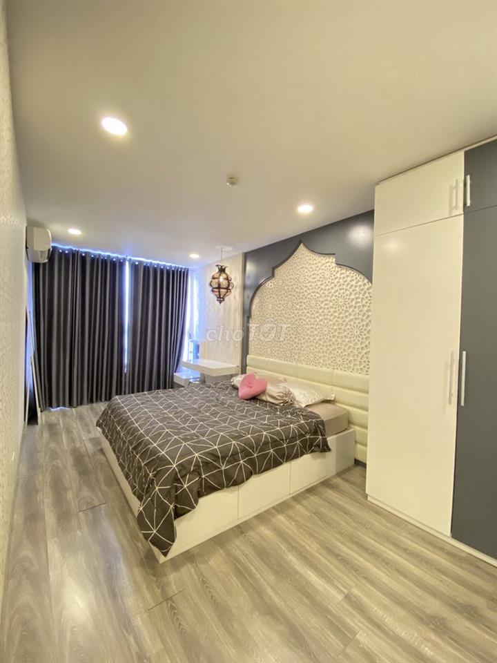 Căn hộ Riva Park 2pn 80m2, Quận 4, view Hồ Bơi
