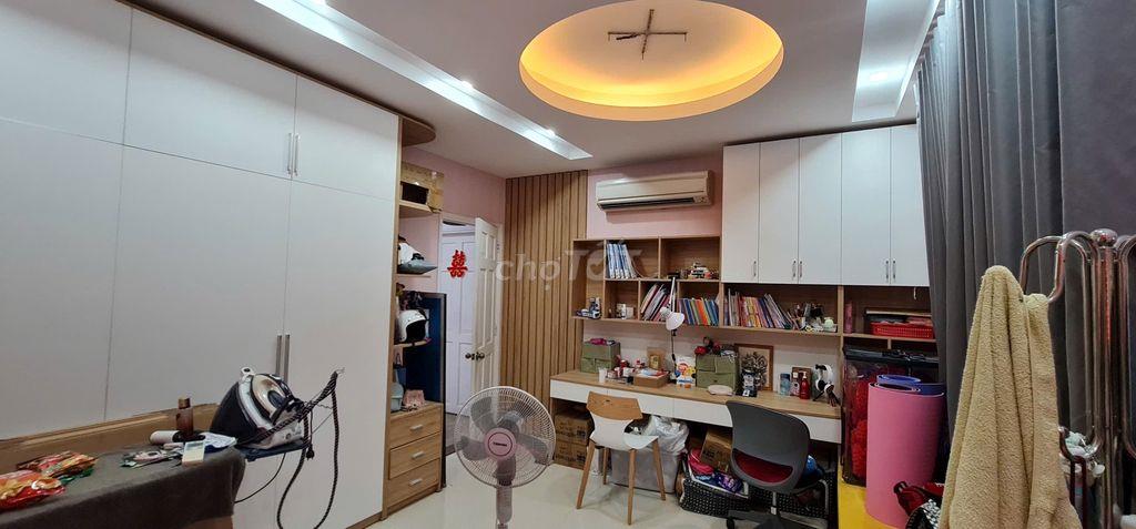 CĂN HỘ 131M2, 3PN, CHUNG CƯ CAO ỐC H2, QUẬN 4