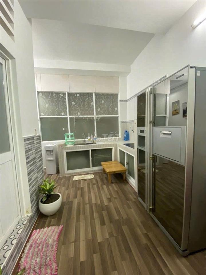 Căn góc 60m2 tại C/C H2, Nội thất đầy đủ.