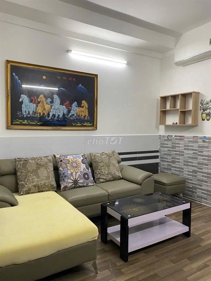Căn góc 60m2 tại C/C H2, Nội thất đầy đủ.