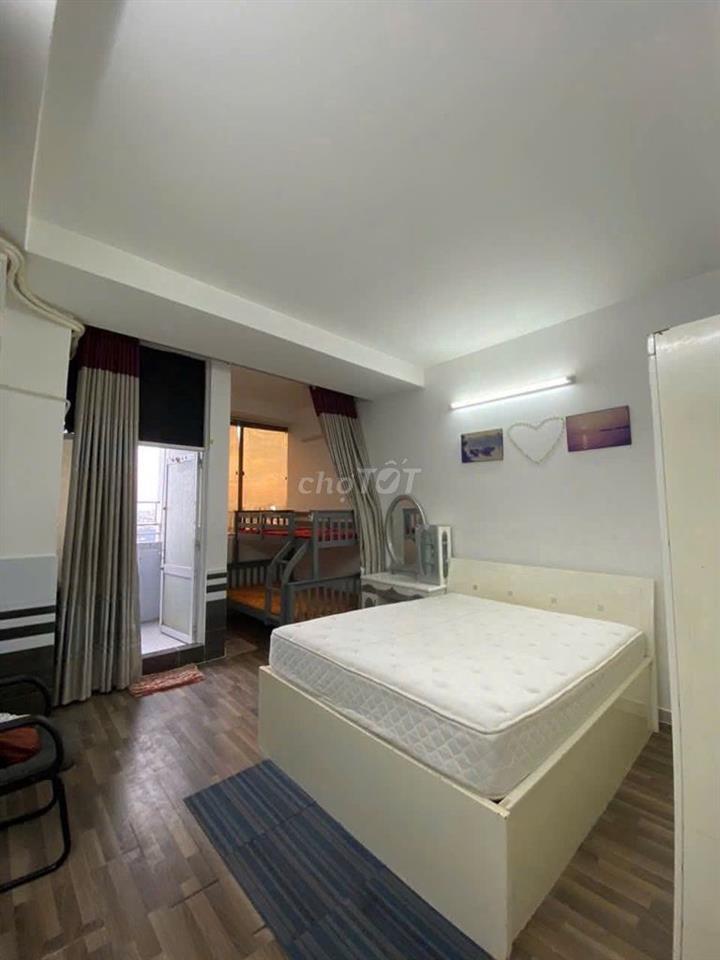 Căn góc 60m2 tại C/C H2, Nội thất đầy đủ.