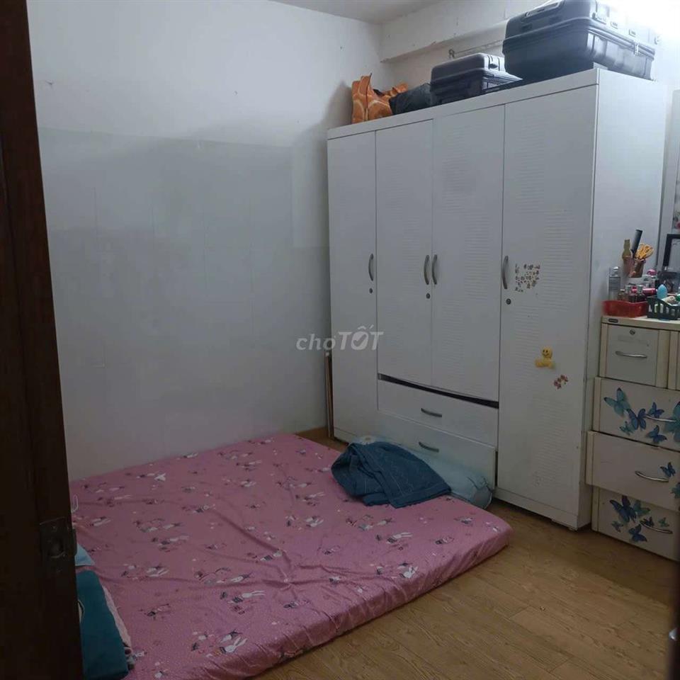 Cần bán chung cư C2