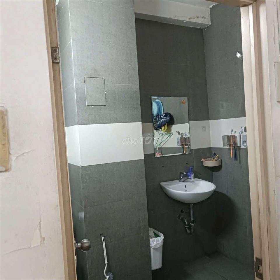 Cần bán chung cư C2