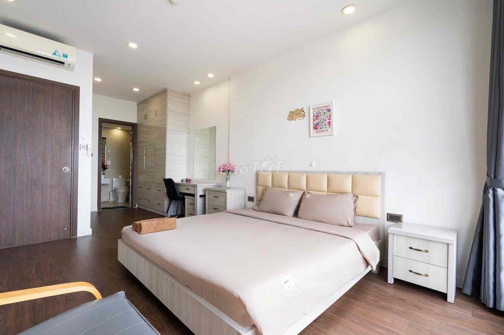 Cho Thuê Căn Hộ Saigon Royal 2PN - 2WC View Hướng Về Trung Tâm Quận 1