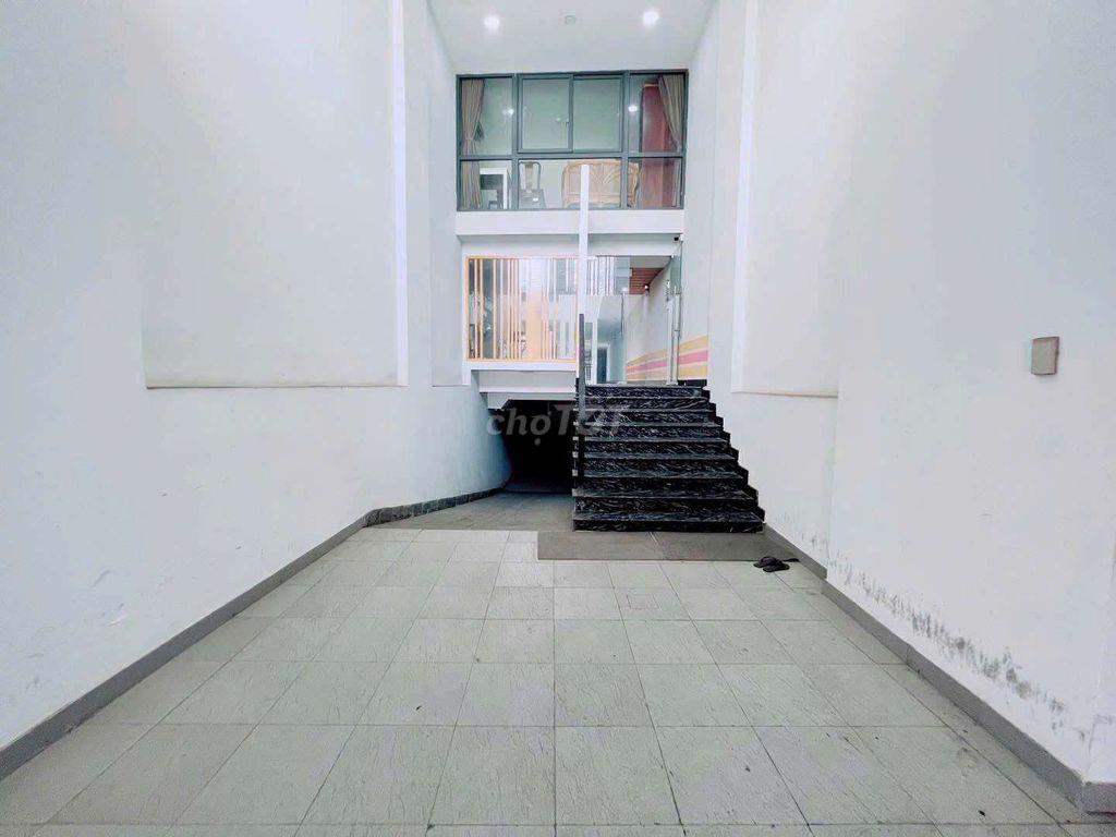 Mặt bằng 80m2 Mặt tiền Phạm Thế Hiển kế Cầu Nguyễn Văn Cừ
