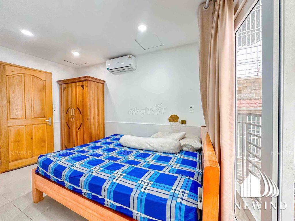 Studio full nt_an ninh_ ko chung chủ_ đi bộ qua Trường NTT_Luật Q4