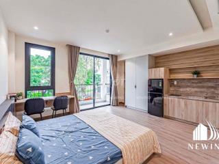 Căn hộ Studio Ban công/ cửa sổ Full NT gần cầu Nguyễn Văn Cừ_ sát Q1